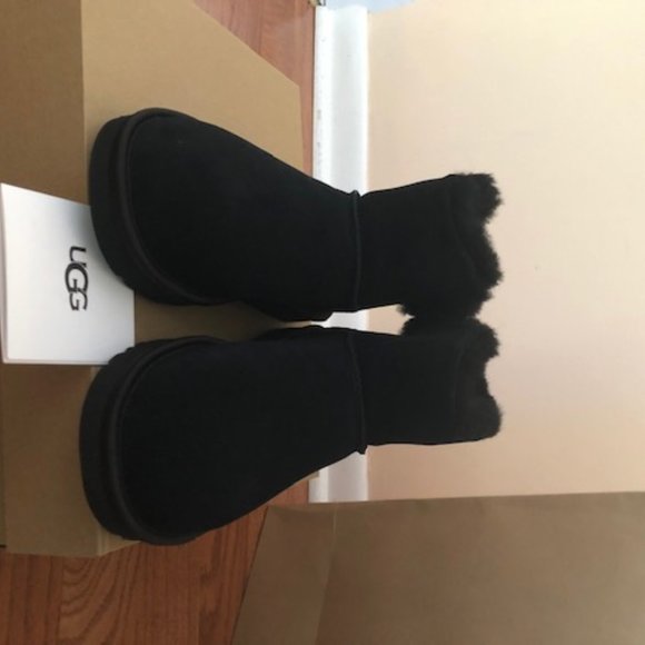 UGG Classic Bling Mini Swarovski boots. Size: 7 - Picture 4 of 7